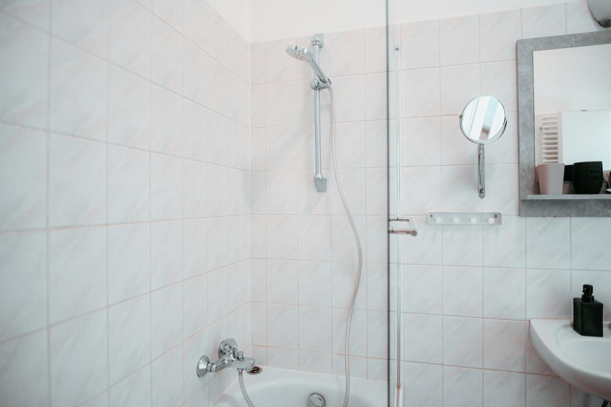 Raimond Apartment Ottakringer Top 10 Виена Екстериор снимка